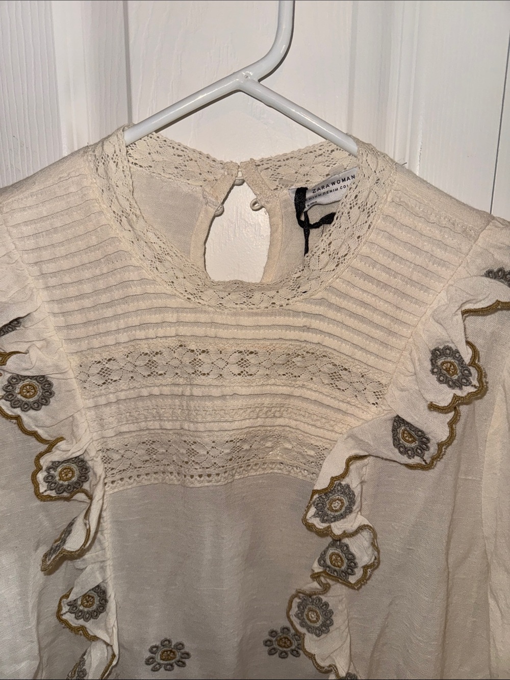 Zara Cream Embroidered Ruffle Neck Blouse NEW - Picture 2 of 10